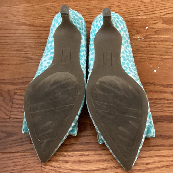 And Klein turquoise and white close toed heels - Picture 5 of 7